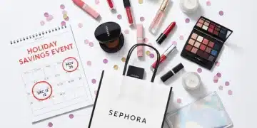 Productos de belleza de Sephora dispuestos atractivamente con un calendario marcando fechas de rebajas.